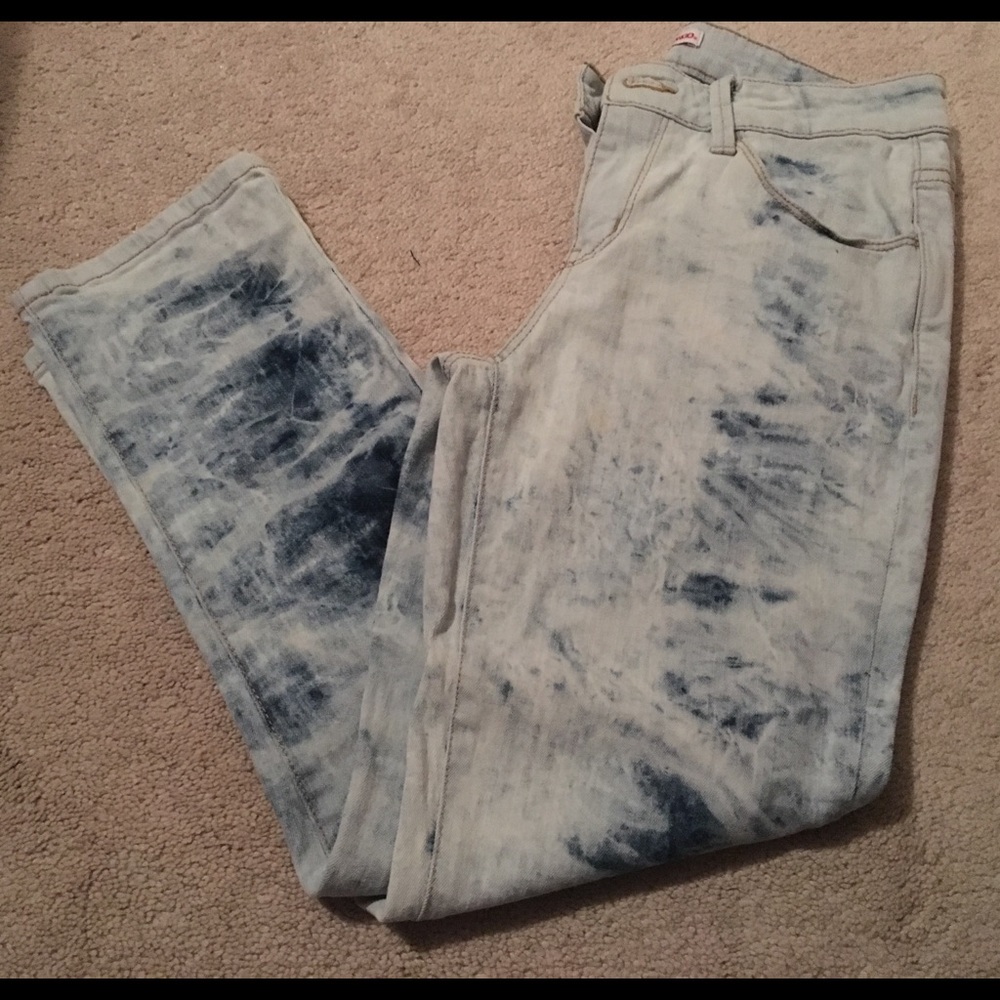 Acid washed jeans